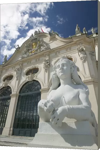 AUSTRIA-Vienna : Oberes Belvedere Palace  /  Statue