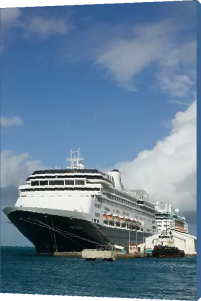 ABC Islands-ARUBA-Oranjestad: Morning View of the Cruise Ship Terminal