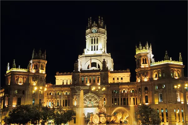 Spain, Madrid, Palacio de Comunicaciones by night