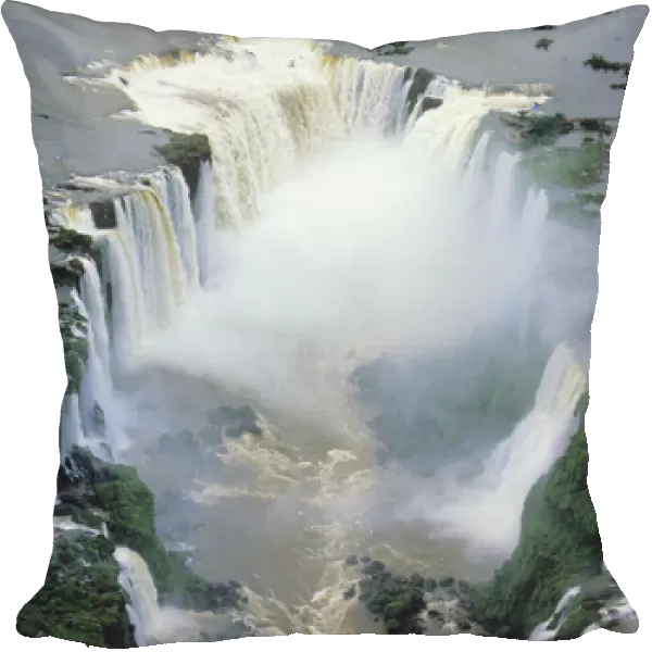 South America; Brazil, Argentina, Igwacu, Igwazu, Fiz, Falls. Igwacu Falls thunder