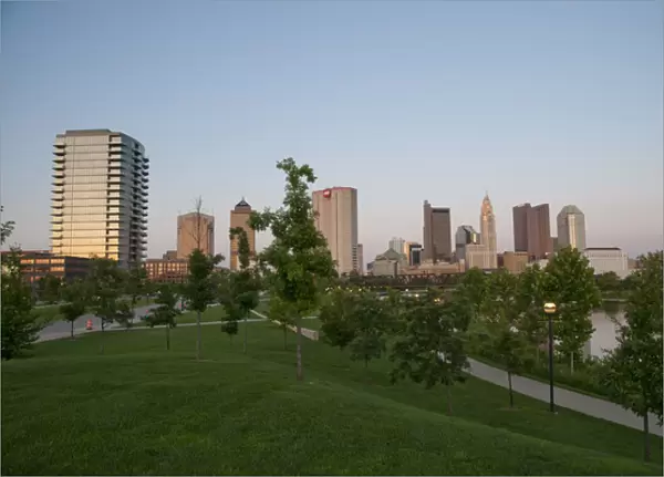 USA, Ohio, Columbus: Skyline from North Bank Park