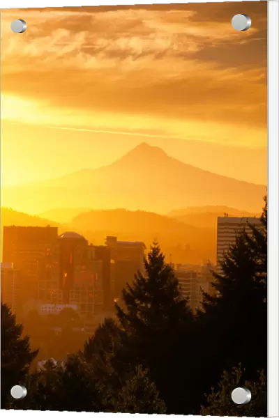 USA, Oregon, Portland, Sunrise on Mt Hood and downtown