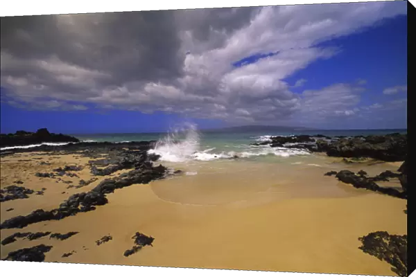 N. A. USA, Maui, Hawaii. Secret Beach Cove