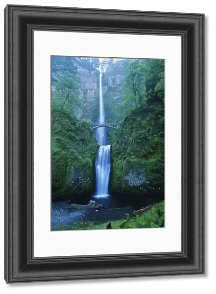 Multnomah Falls, Columbia River Gorge National Scenic Area, OR Multnomah Falls
