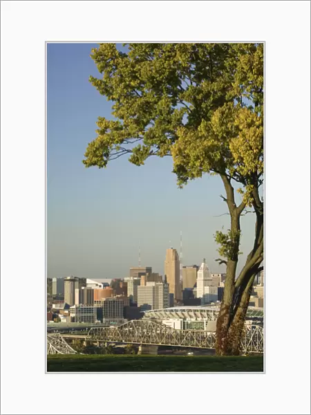 USA-Ohio-Cincinnati: Sunset City View from Devou Park in Covington, Kentucky