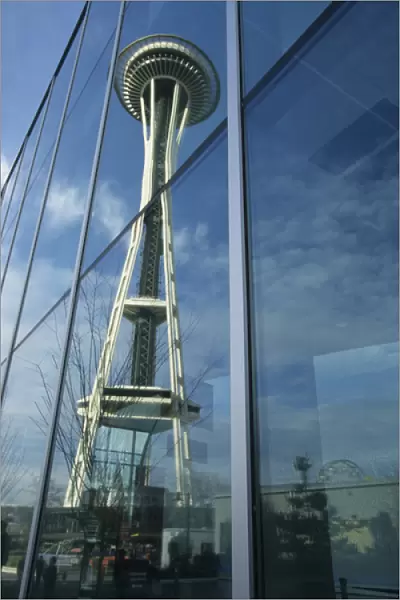 NA, USA, WA, Seattle. Space Needle reflection