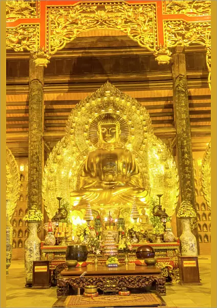 Gold buddha, Bai Dinh, Ninh Binh, nr Hanoi, Vietnam