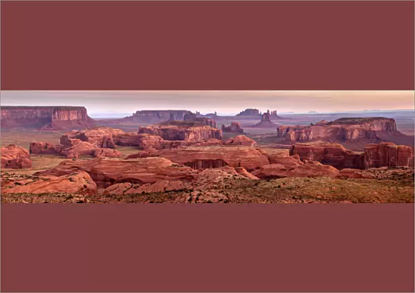 USA, Arizona, Monument Valley Navajo Tribal Park, Panoramic view from Hunt s