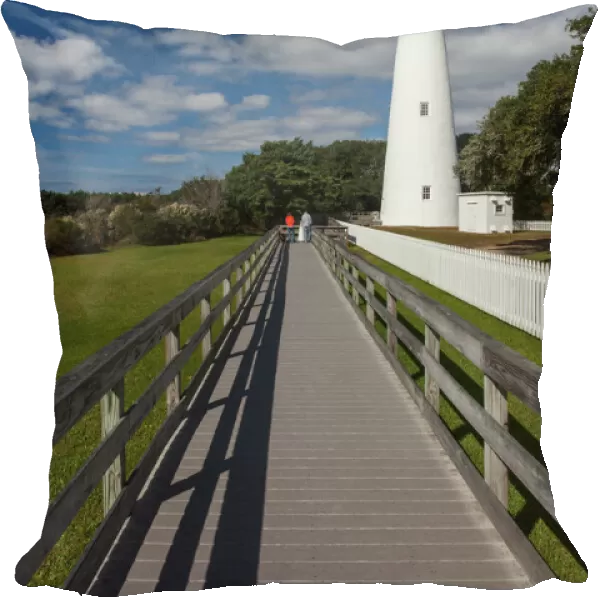 USA, North Carolina, Cape Hatteras National Saeshore, Ocracoke, Ocracoke Lighthouse, b