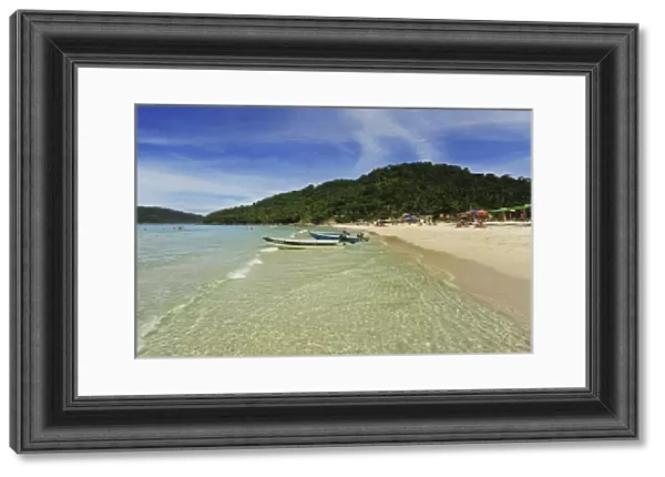 Malaysia, Perhentian Islands, Perhentian Kecil, beautiful white sand beach
