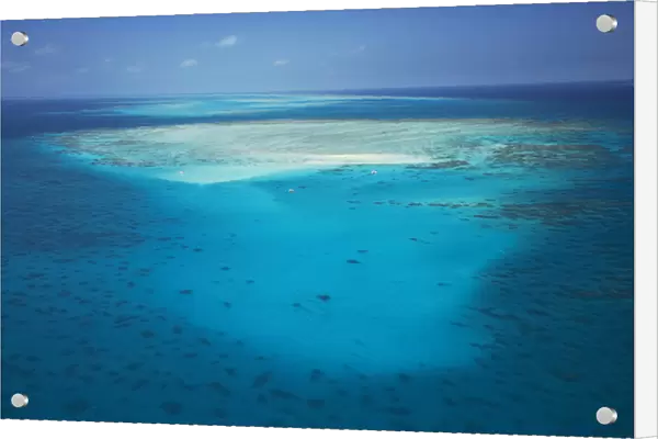 Upolu Cay and Dive Boats, Upolu Cay National Park, Great Barrier Reef Marine Park