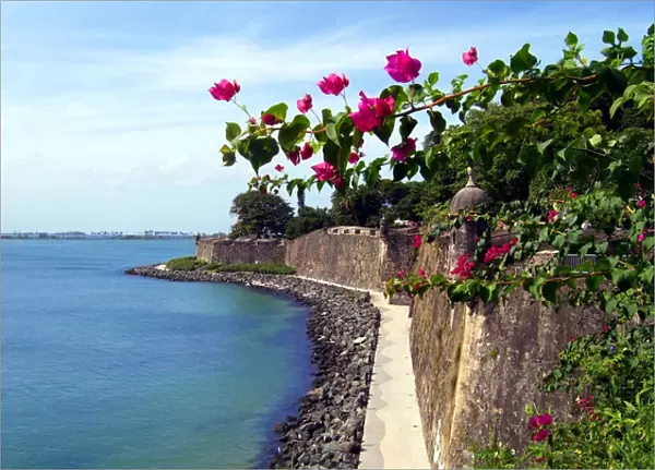 Puerto Rico, San Juan, Fort San Felipe del Morro, view of waterfront walkway