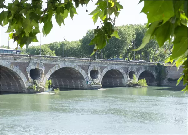 Europe, France, Toulouse, Pont Neuf bridge over the Garonne River