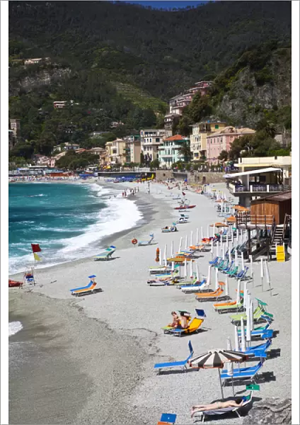 Europ; Italy; Cinque Terre; Monterosso; Vacationers enjoing the Beach at Monterosso