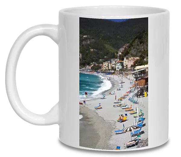 Europ; Italy; Cinque Terre; Monterosso; Vacationers enjoing the Beach at Monterosso