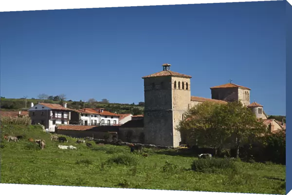 Spain, Cantabria Region, Cantabria Province, Santillana del Mar, Iglesia de Colegiata church