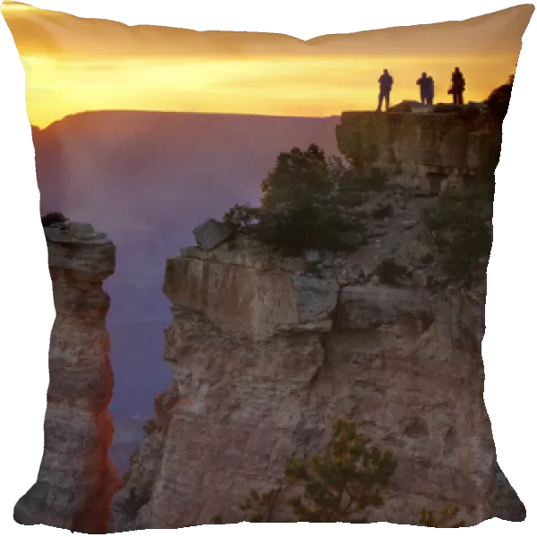 USA, Arizona, Grand Canyon National Park, Sunrise at Yaki Point