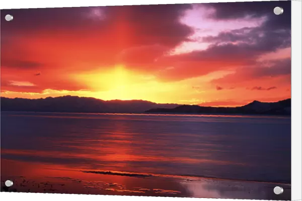 USA, Utah, Sunset over Farmington Bay