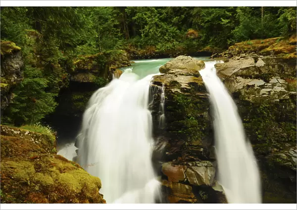 Hooksack Falls, Mount Baker-Snoqualmie National Forest, Washington, USA
