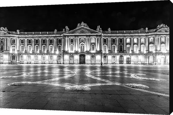 France, Toulouse. Capitole de Toulouse and Square at night (city hall and administration)
