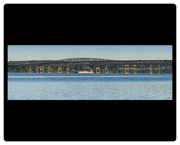 USA, New York, Beacon. Beacon Bridge over the Hudson River