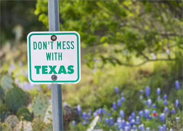 Llano, Texas, USA. Don t Mess With Texas sign in the hill country