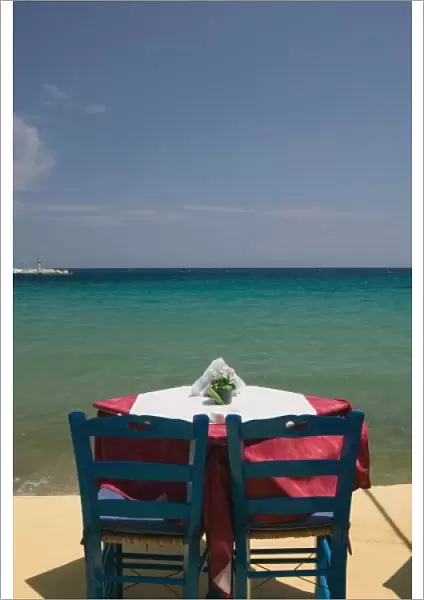 GREECE, Northeastern Aegean Islands, SAMOS, Kokkari: Waterfront Cafe Table