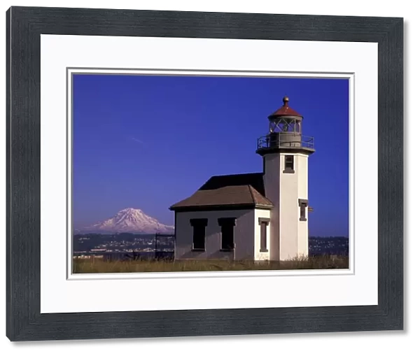 USA, Washington, Maury Island. Point Robinson Lighthouse, Mt. Rainier behind, Est 1885, b