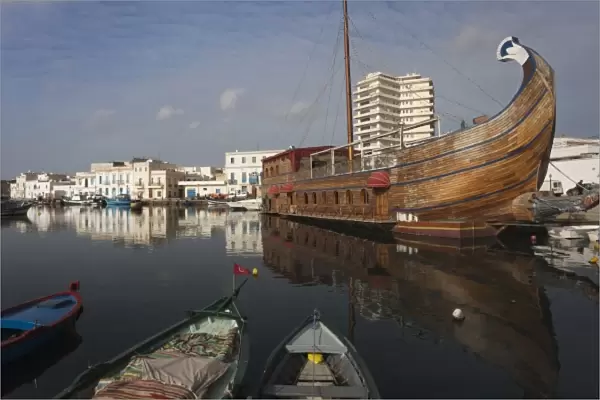 Tunisia, Northern Tunisia, Bizerte, Old Port, Le Phenicien floating restaurant