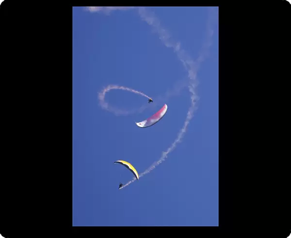 Paragliders doing Aerobatics, Diamond Lake, Paradise, near Glenorchy, Queenstown Region
