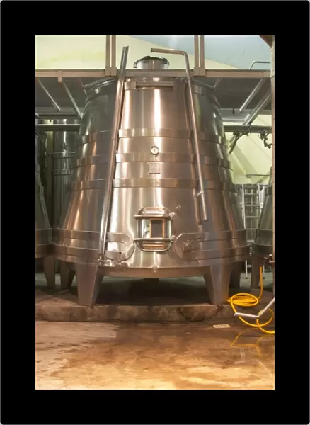 Fermentation tanks specially designed with conical shape to increase extraction of