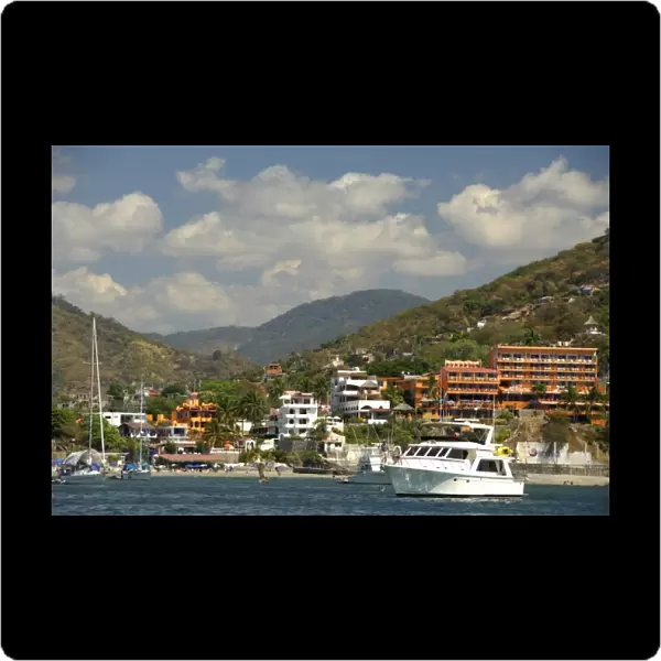 North America, Mexico, State of Guerrero, Zihuatanejo. Resort lined coast of Zihuatanejo