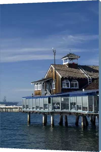 California, San Diego. Seaport Village, Pier Cafe