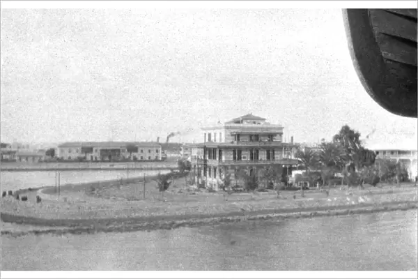 RSR 2  /  6th Battalion, Suez - entrance to Canal