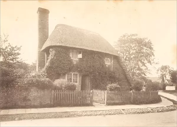 A thatched cottage in Steyning, 1912