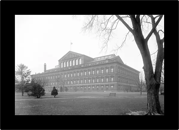 D. C. : PENSION BUILDING. The Pension Building in Washington D. C. Photograph, c1905