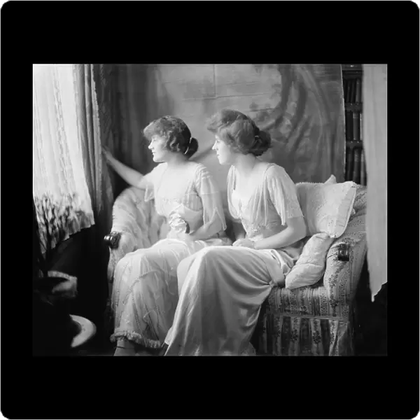 ESTHER CLEVELAND (1893-1980). Daughter of President Grover Cleveland. Esther (left)