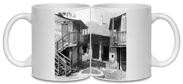 NEW ORLEANS: COTTAGE. A view of Gaillard Cottage at 915-917 St. Ann Street, New Orleans