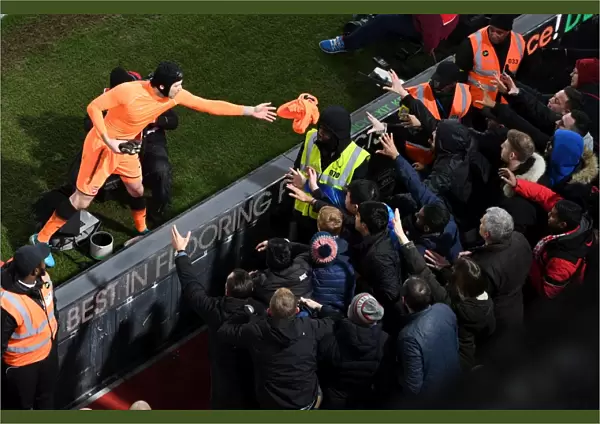 Petr Cech (Arsenal) gives his shirt to a fan. Crystal Palace 2: 3 Arsenal. Premier League