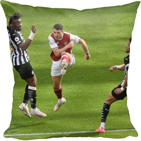 Xhaka Fends Off Newcastle Threats: Arsenal vs. Newcastle United, Premier League 2021 (Behind Closed Doors)
