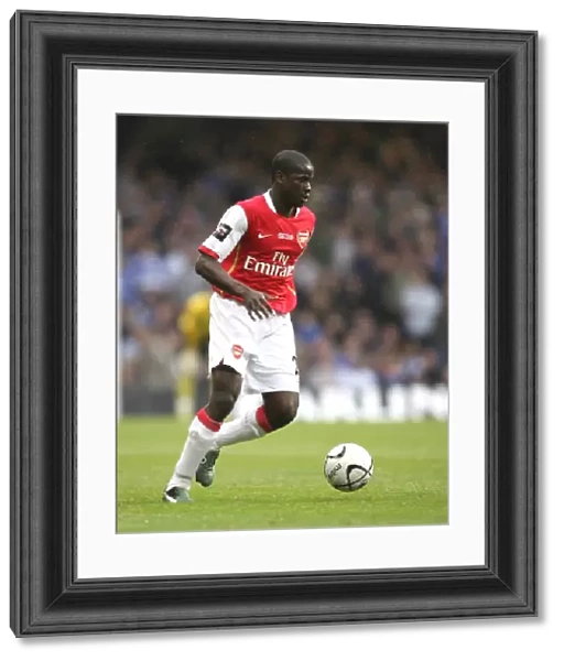 Emmanuel Eboue in Action Against Chelsea in The 2007 Carling Cup Final: Arsenal vs. Chelsea (25 / 2 / 2007)