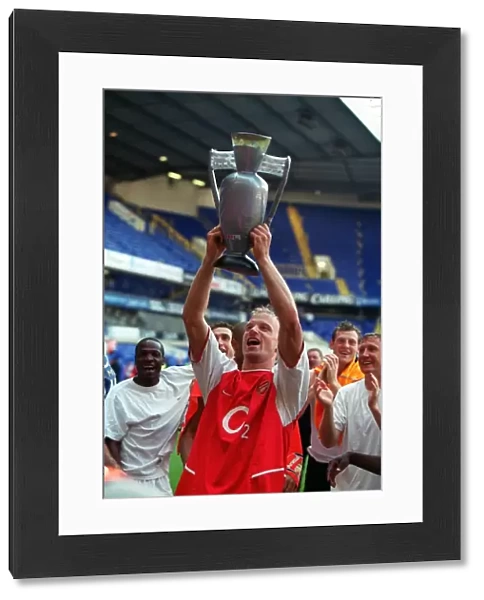 Dennis Bergkamp's Triumph: Arsenal Wins the Premier League at White Hart Lane, 2004