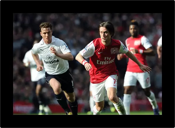 Arsenal vs. Tottenham: Rosicky vs. Parker Clash in the 2011-12 Premier League