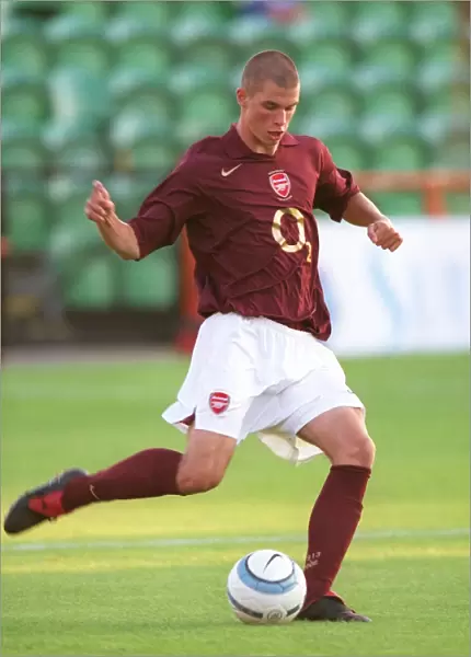 Matthew Connolly Scores in Arsenal's 5-2 Triumph Over Leicester City Reserves (August 30, 2005)