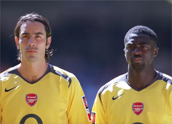 Robert Pires and Kolo Toure (Arsenal). Arsenal 1: 2 Chelsea. FA Community Shield