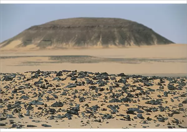 Cliff on a landscape, Kebira Crater, Libyan Desert, Sahara Desert, Libya, Egypt