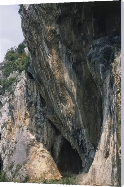 Italy, Liguria region Grimaldi, frazione of Ventimiglia, Imperia, Balzi Rossi, entrance to cave