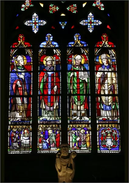 Saint-Samson cathedral stained glass: saints from Britanny