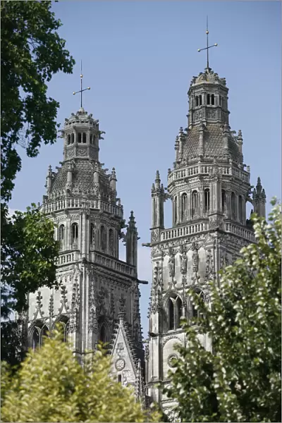 Saint Gatien cathedral towers