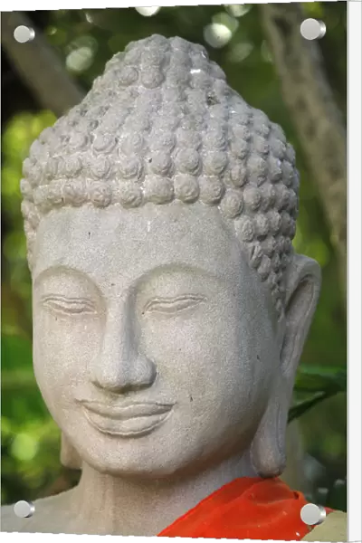 Buddha sculpture - Silver Pagoda